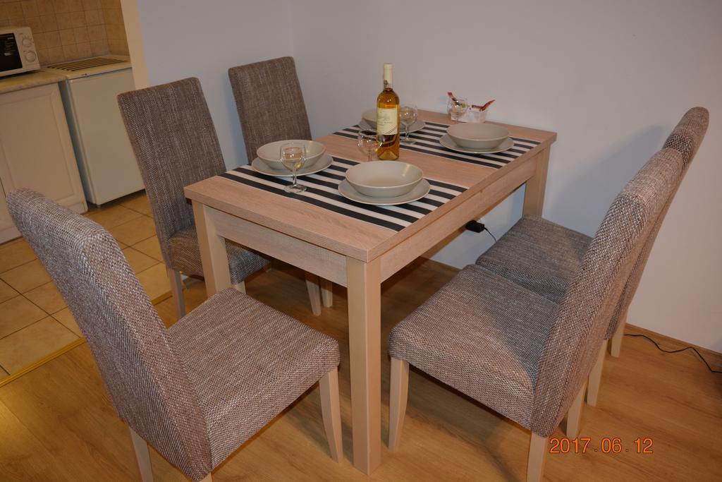 Gobe Apartament *
