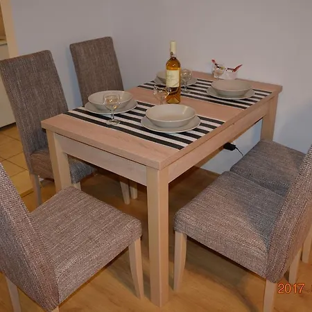 Gobe Apartman Hajduszoboszlo Exterior photo
