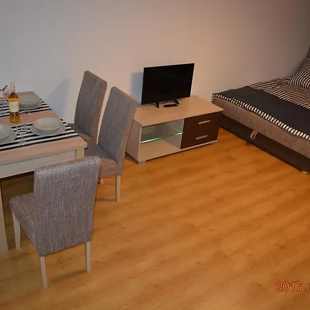 Gobe Apartman Hajduszoboszlo Exterior photo